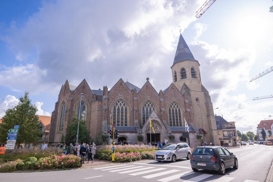 Een stralende kerk © Damiaan Dufaux