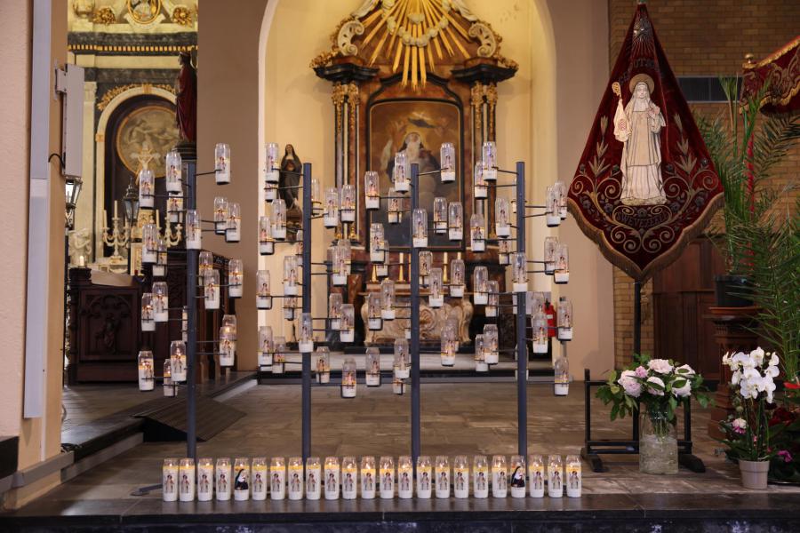 Sint-Aldegondisnoveen in de kerk van Zwevezele - Ziekenzalving 