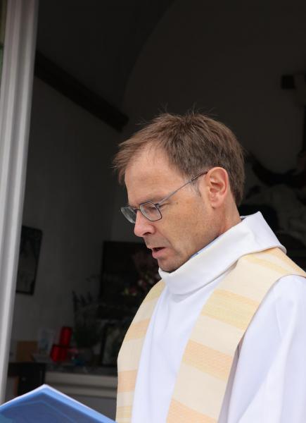 Herinwijding kapel van O.L.V. van Smarten in Zwevezele 