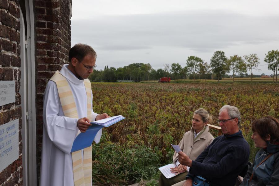 Herinwijding kapel van O.L.V. van Smarten in Zwevezele 