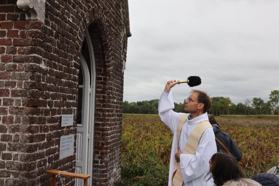 Herinwijding kapel van O.L.V. van Smarten in Zwevezele 