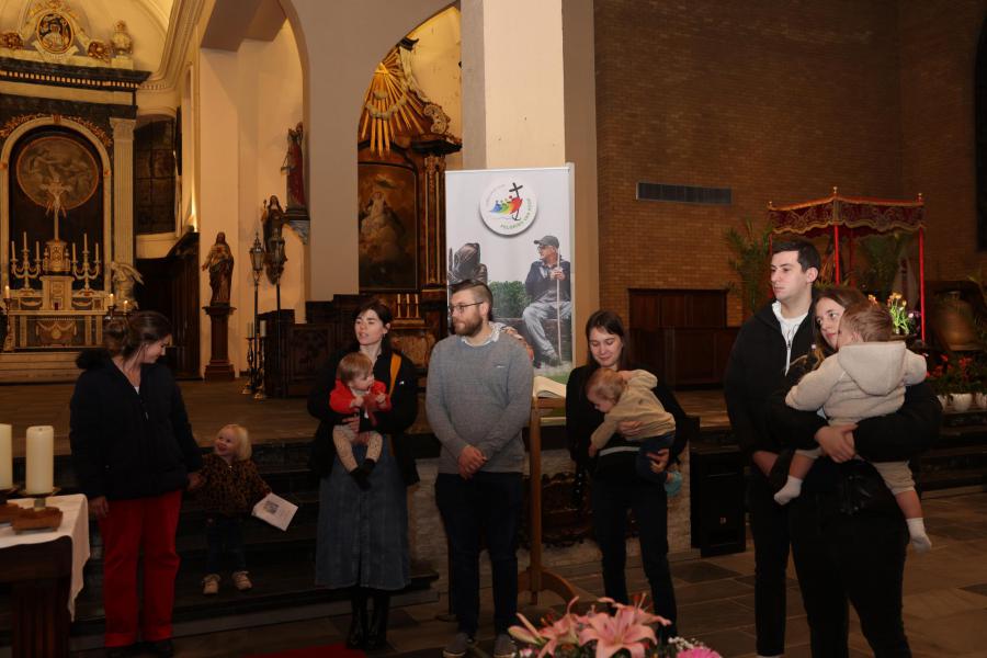 Maria-Lichtmis in de Sint-Aldegondiskerk in Zwevezele op zaterdag 8 februari 