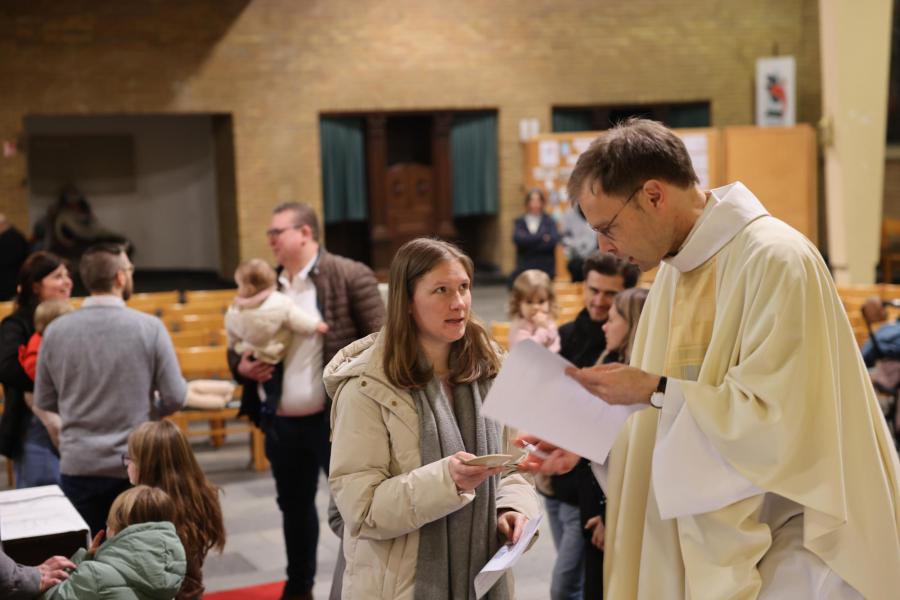 Maria-Lichtmis in de Sint-Aldegondiskerk in Zwevezele op zaterdag 8 februari 