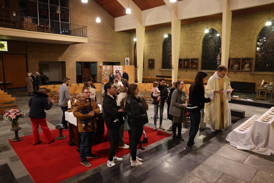 Maria-Lichtmis in de Sint-Aldegondiskerk in Zwevezele op zaterdag 8 februari 