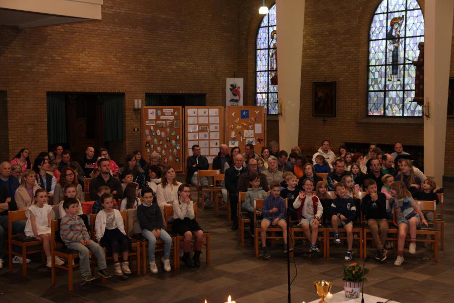 Instapviering eerstecommunicanten Zwevezele 