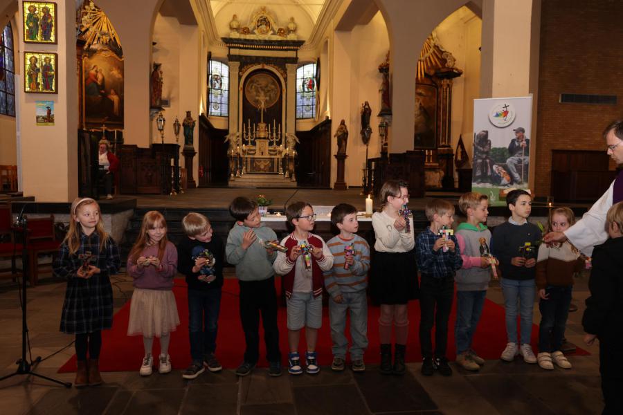 Instapviering eerstecommunicanten Zwevezele 