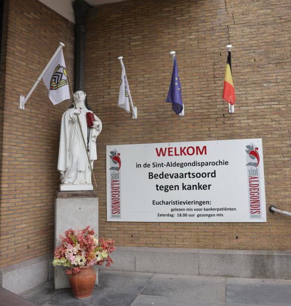 Sint-Aldegondisnoveen in de kerk van Zwevezele - Lof en ommegang 