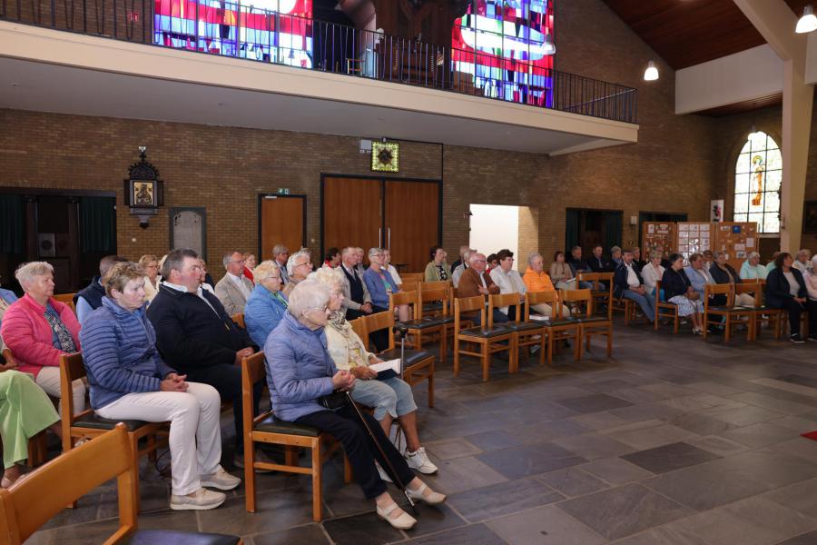 Sint-Aldegondisnoveen in de kerk van Zwevezele - Lof en ommegang 