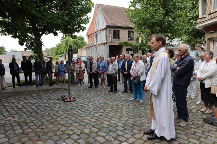 Sint-Aldegondisnoveen in de kerk van Zwevezele - Lof en ommegang 