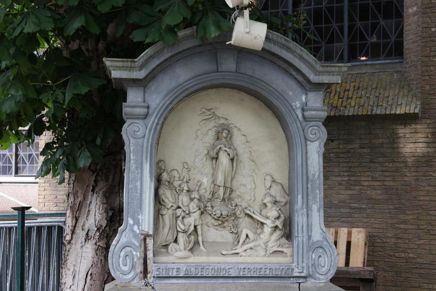 Sint-Aldegondisnoveen in de kerk van Zwevezele - Lof en ommegang 