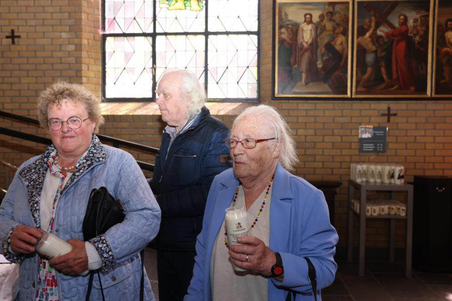 Sint-Aldegondisnoveen in de kerk van Zwevezele - Lof en ommegang 