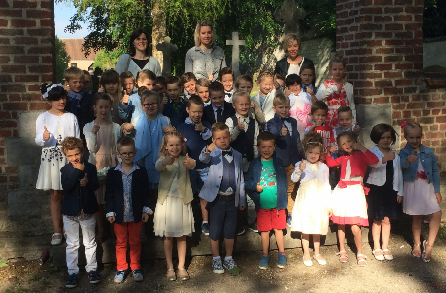 Eerste communie in Denderwindeke 