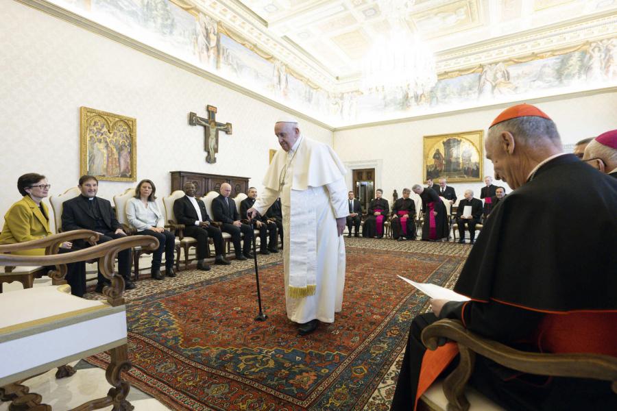 Bénédicte Lemmelijn en de Pauselijke Bijbelcommissie © Vatican Media