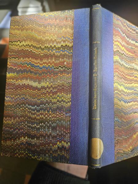 Gemarmerd papier op de kaft © Bibliotheek Grootseminarie