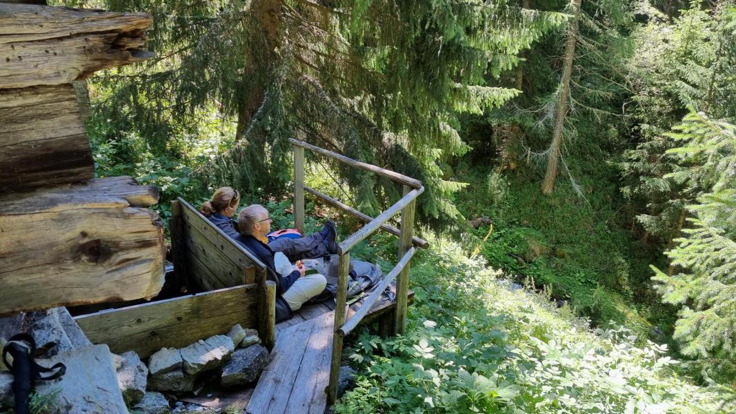 Stille meditatie tijdens de verzoeningstocht © Lieven van Peteghem