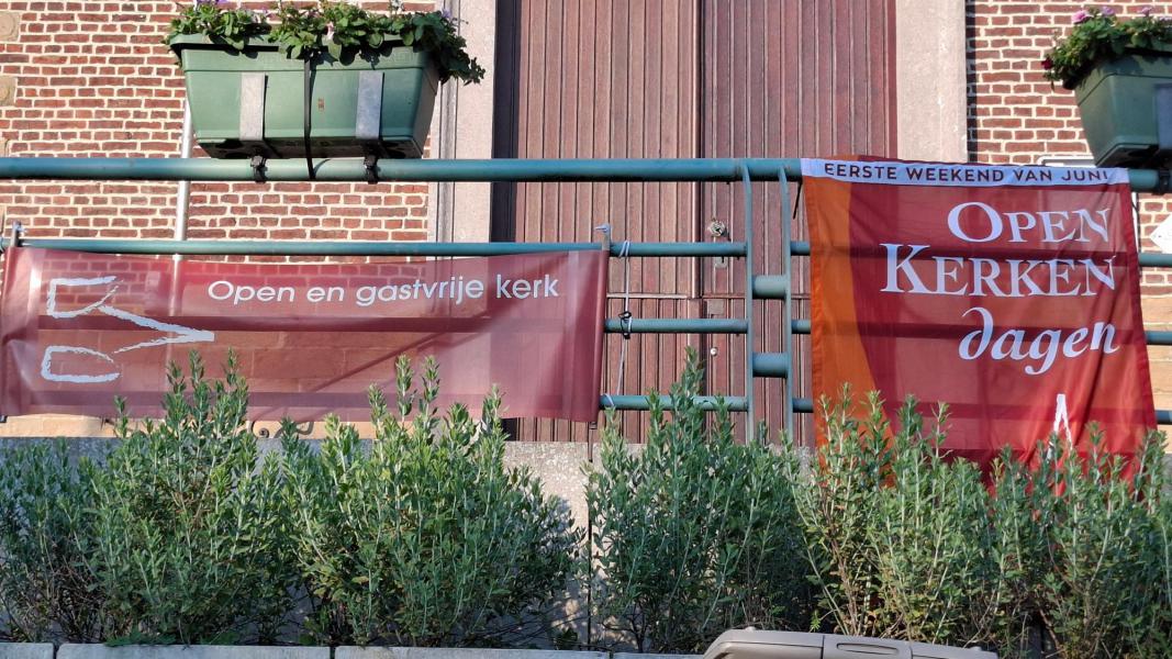 ook de andere open kerken maken reclame: Denderwindeke © Pol Cransquin