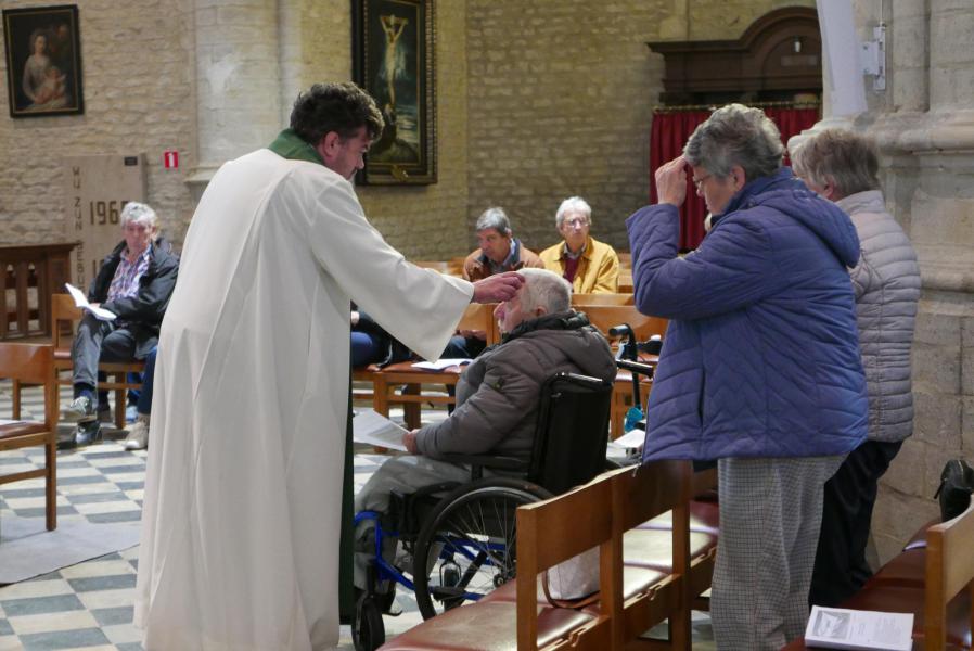 Ziekenzalving en themaviering Samana © Leen. 