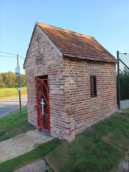 Terug een gerenoveerde kapel te Zwevezele 