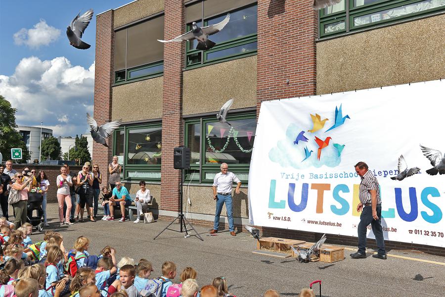Basisschool Lutselus onthult nieuw logo 