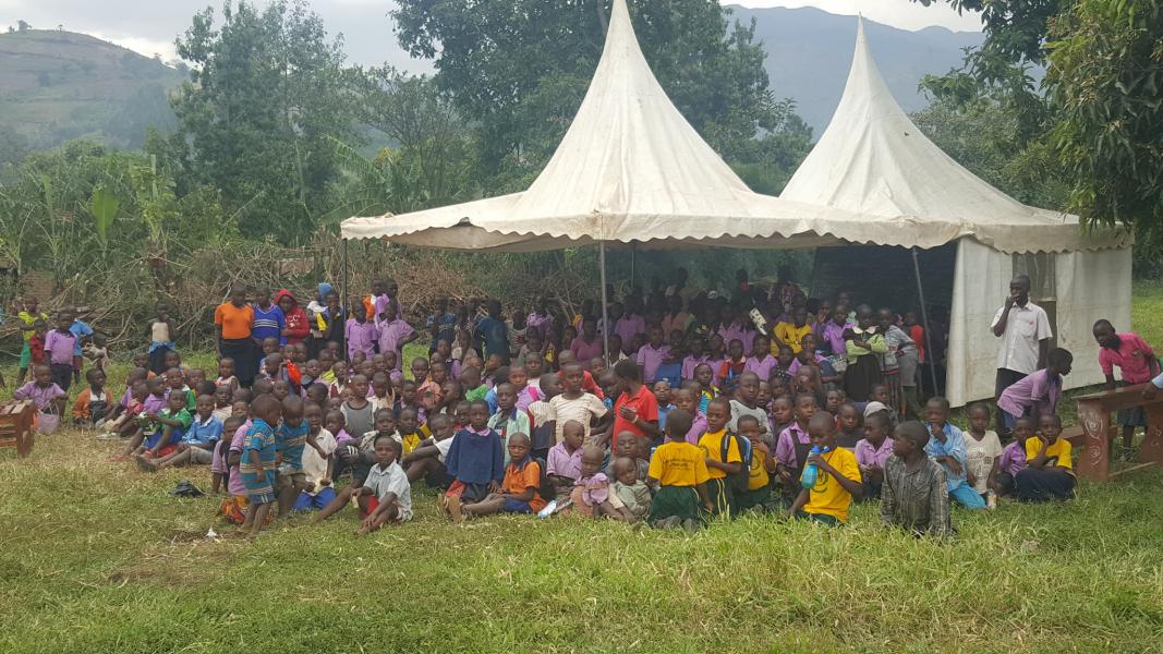 De school voor weeskinderen. Niet alles is rozengeur en maneschijn. © The Uganda nurses 2019