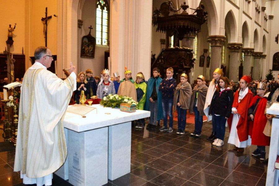 E.H. Verschelden spreekt onze Sterzangers toe © Urbain Van Kemseke
