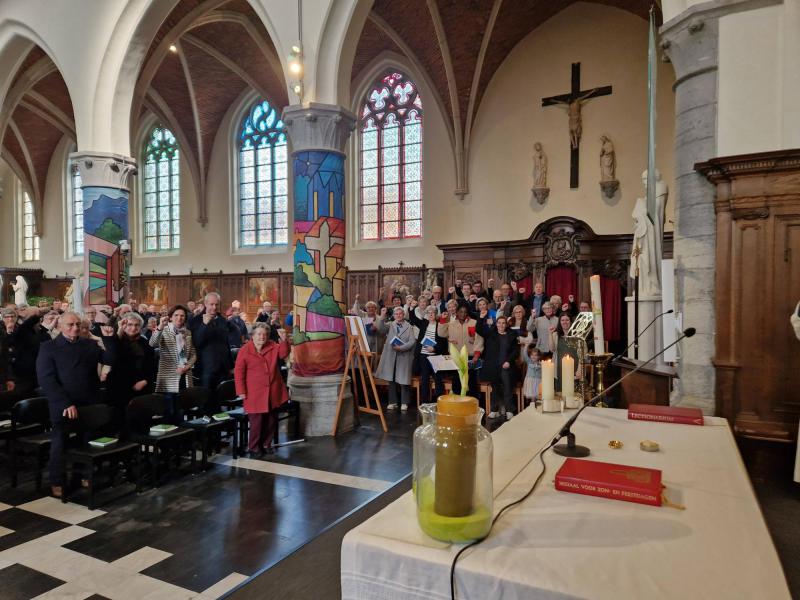 Vuist tegen onrecht/ongelijkheid (Broederlijk Delen) © Veronique Morthier