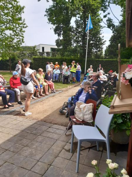 Anker van de Hoop in Bachte Grot (met de mensen van WZC K. Picqué) © Marina Botta