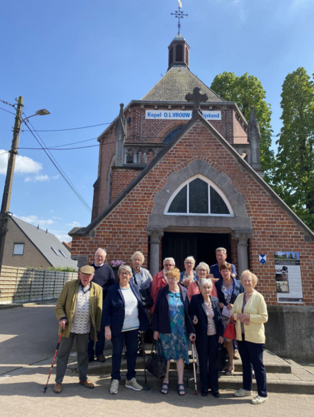 Mei is een maand van bedevaarten. Ook Samana Stasegem trok op bedevaart naar de Kapel van OLV van Bijstand in Meulebeke. 