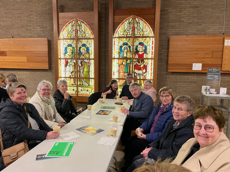 Samen tafelen voor het goede doel. 