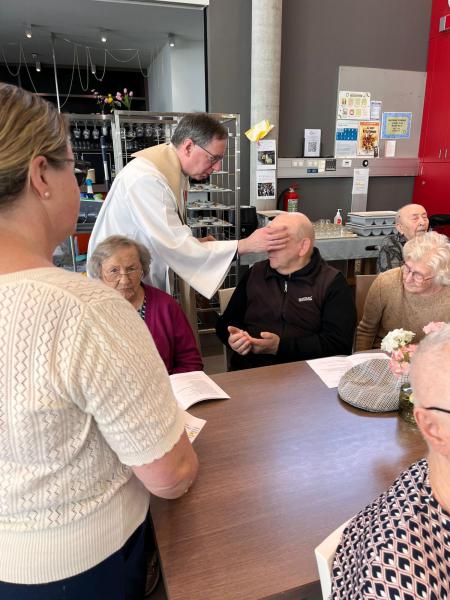 Paasviering met Ziekenzalving © WZC Warmhof