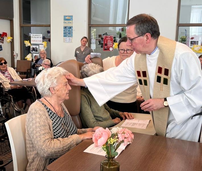 Paasviering met Ziekenzalving © WZC Warmhof