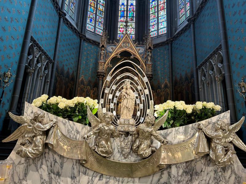 Miraculeus beeld Onze-Lieve-Vrouw van Dadizele © kerk in Moorslede