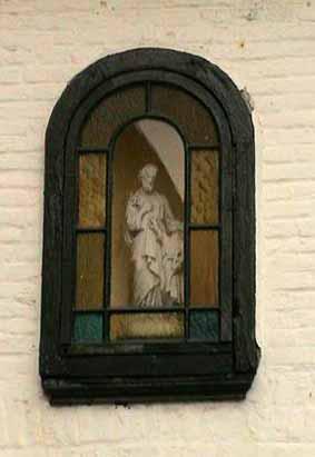 Begijnhof: Sint-Jozef op de gevel van de kapel 