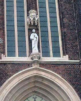 Kerkportaal Sint-Pietersbandenkerk Bevere 