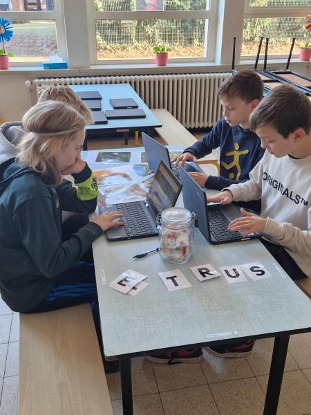 Op zoek naar antwoorden om de code van het slot te kraken 