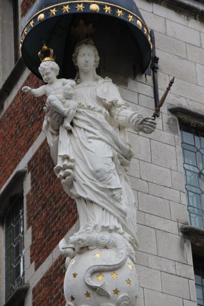 Madonna in de Antwerpse binnenstad 