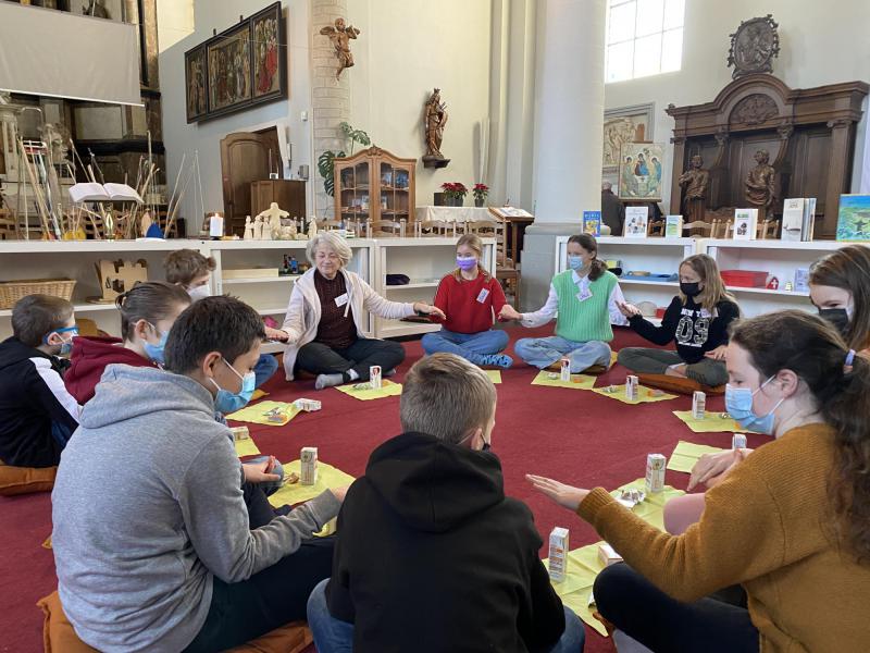 Samen biddend en feestend afsluiten © Joske Convents