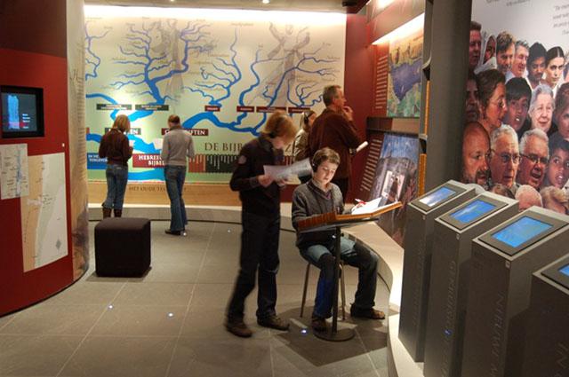 Vormelingen op bezoek in het belevingsmuseum © Bijbeldienst