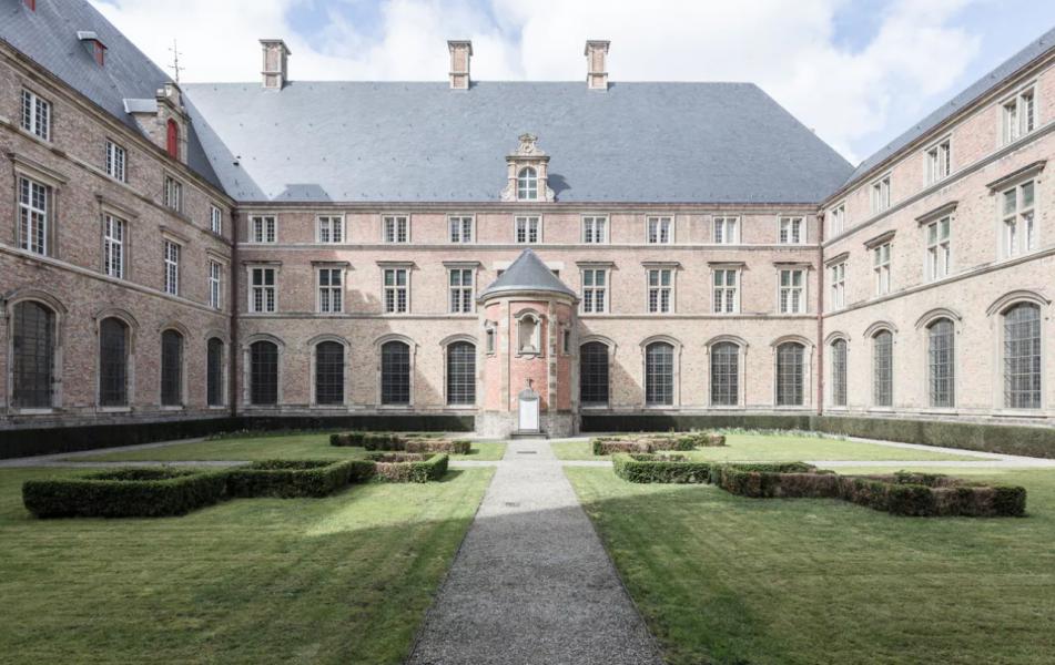 Le Grand Séminaire, l'ancienne Abbaye des Dunes © Alexander Dumarey