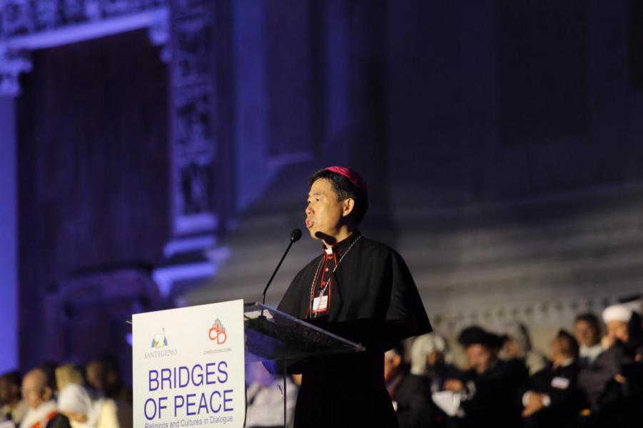 Mgr. Joseph Shen Bin, bisschop van Haiman en vicevoorzitter van de Chinese Katholieke Pattriotische Vereniging, nam enthousiast het woord © Sant'Egidio