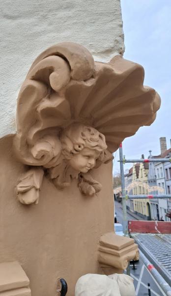 Engelenkopje bovenaan de beeldnis © Delphine Vandevoorde