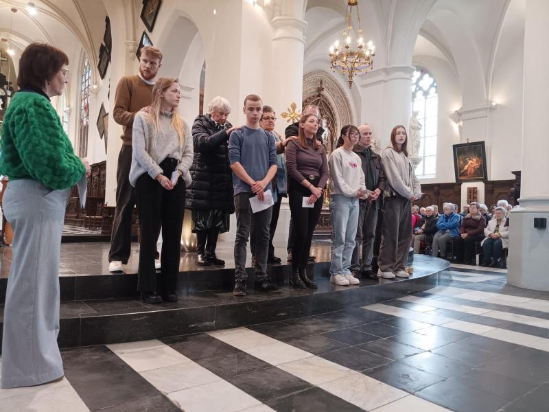Na de de ontmoeting met de bisschop en de viering van de uitverkiezing in de kathedraal volgt voor onze drie catechumenen Midas, Jolien en Billie een laatste intense voorbereidingstijd naar het doopsel, het vormsel en de eucharistie die gevierd zullen wor © Parochie in Beveren-Zwijndrecht