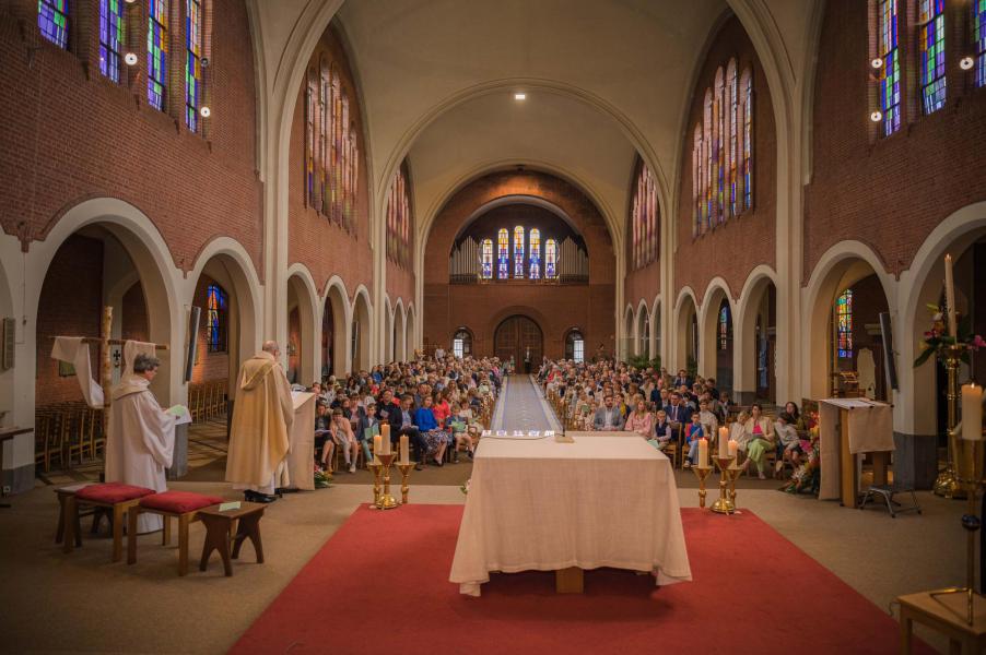 De kerk zat afgeladen vol © Wim Duysburgh en Sandra Jansen