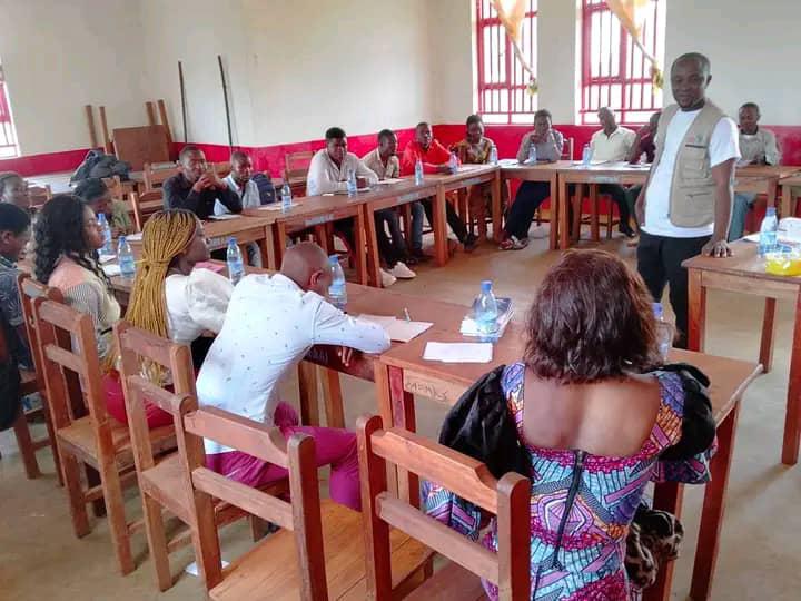 Congo. In vredesclubs verenigen burgers zich om zich toe te wijden aan verzoening (foto Africa Reconsiled) 