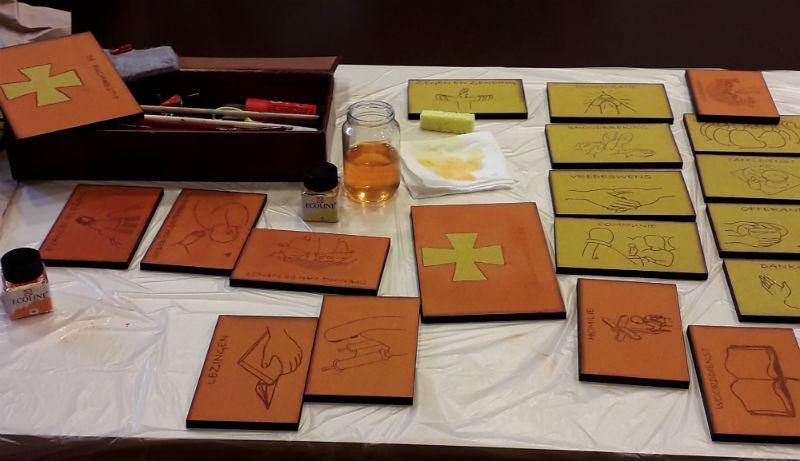 Zelfgemaakt Godly Play vertelmateriaal van de cirkel van de eucharistie © Gee Van den Berghe