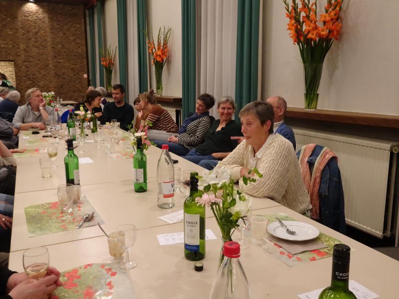 De tafel Zwysen en daarachter de tafel Ophoff © Mia Verbanck