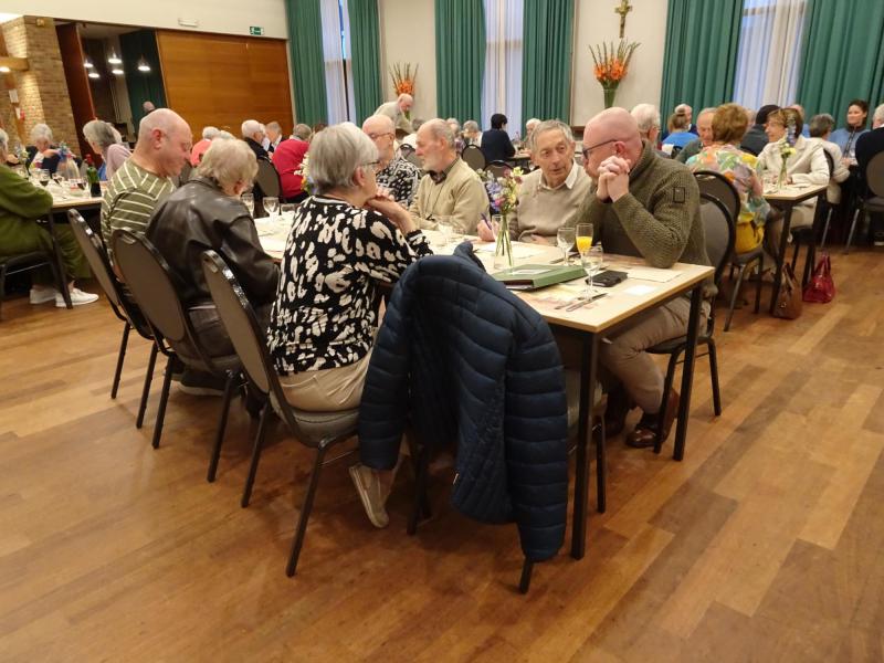 een goed gevulde zaal © Mia Verbanck