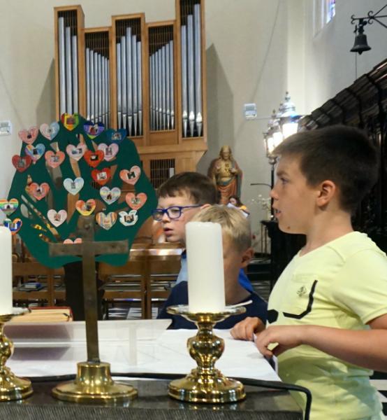 Eerste Communiecanten © Onze-Lieve-Vrouw Lichtaart