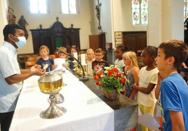 Eerste Communiecanten © Onze-Lieve-Vrouw Lichtaart