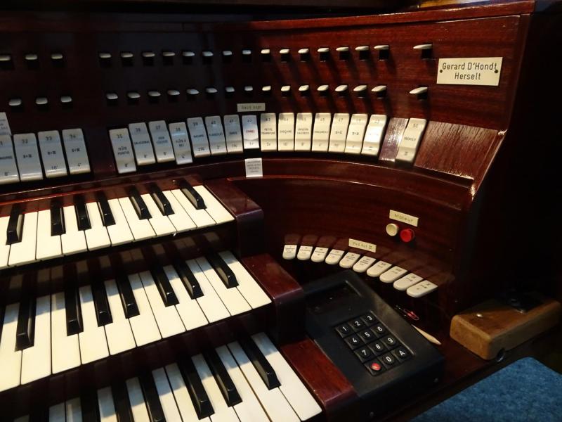 het klavier van het orgel © Mia Verbanck